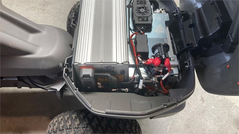 Leasing de Husqvarna R200IX AWD Elektrisk  Husqvarna R200IX AWD Elektrisk: foto 13