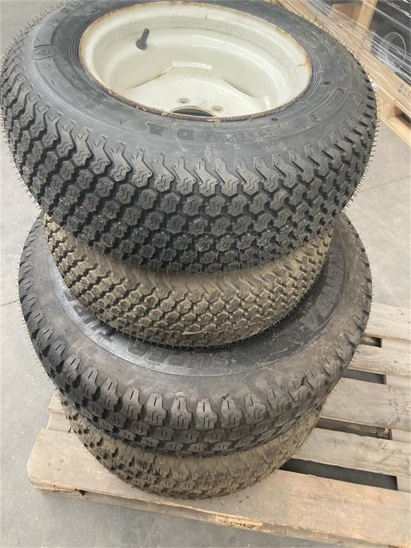 - - - Kenda Super Turf - NH Boomer 25 - Roda completa: foto 2 - - - Kenda Super Turf - NH Boomer 25 - Roda completa: foto 2