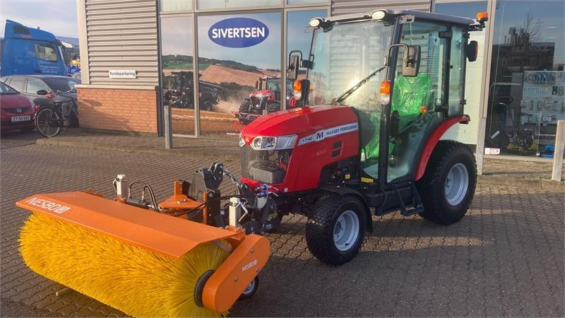 Massey Ferguson 1740 HC Frontlift/pto og 150 cm fejemaskine - Trator municipal: foto 1 Massey Ferguson 1740 HC Frontlift/pto og 150 cm fejemaskine - Trator municipal: foto 1