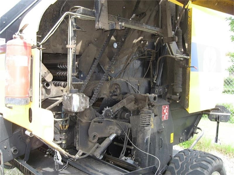 New Holland BR7070 med SUPER FEED - Enfardadeira de fardos redondos: foto 5 New Holland BR7070 med SUPER FEED - Enfardadeira de fardos redondos: foto 5