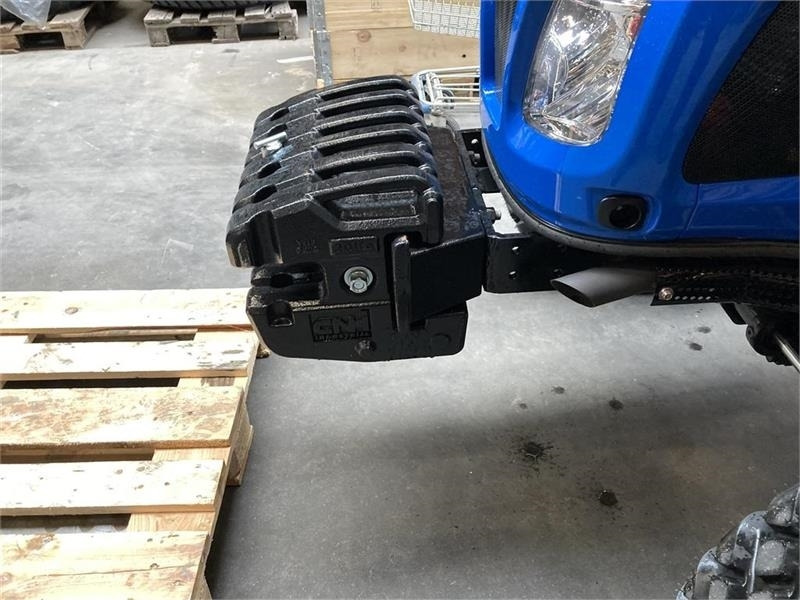 New Holland Boomer til 35-40-50-55 - Contrapeso: foto 2 New Holland Boomer til 35-40-50-55 - Contrapeso: foto 2