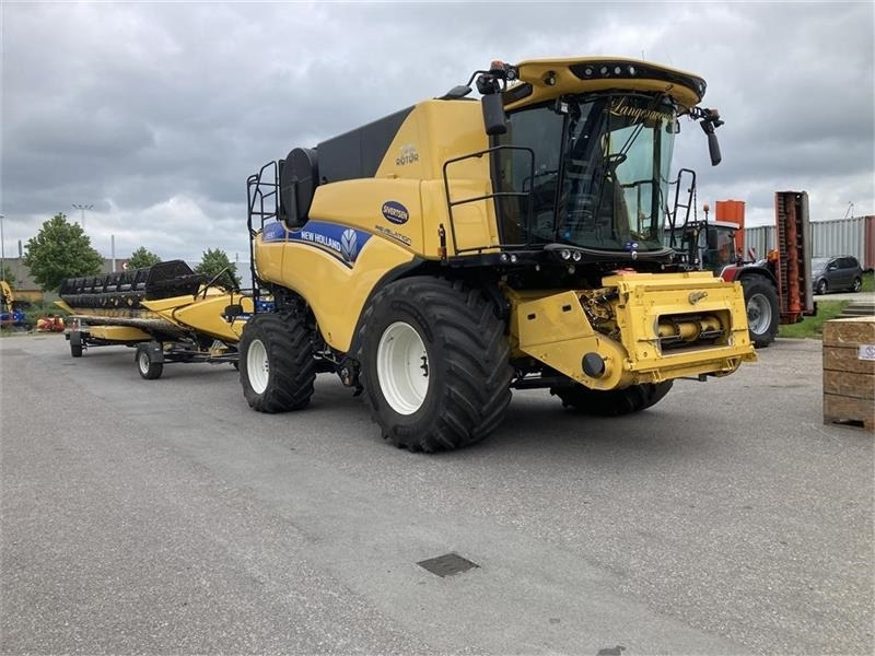 New Holland CR9.90 Med 35 fods Varifeed mm - Ceifeira debulhadora: foto 2 New Holland CR9.90 Med 35 fods Varifeed mm - Ceifeira debulhadora: foto 2
