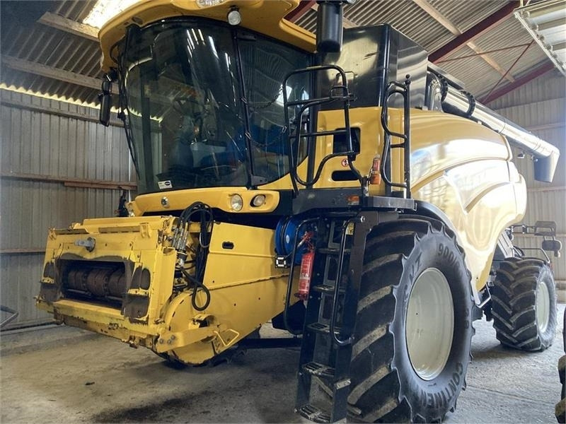New Holland CR9090 35 fod VF bord og 4wd mm. - Ceifeira debulhadora: foto 1 New Holland CR9090 35 fod VF bord og 4wd mm. - Ceifeira debulhadora: foto 1