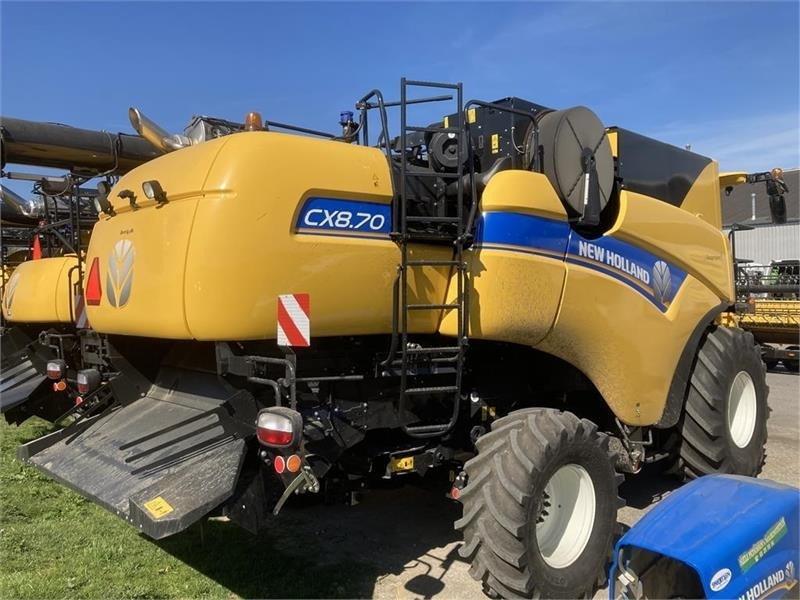 New Holland CX 8.70 SLH - Ceifeira debulhadora: foto 2 New Holland CX 8.70 SLH - Ceifeira debulhadora: foto 2
