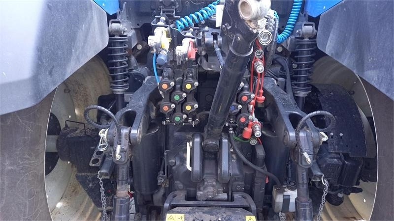 New Holland T7.315 HD  - Trator: foto 5 New Holland T7.315 HD  - Trator: foto 5
