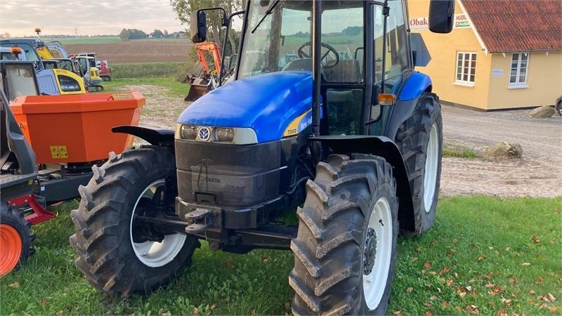 New Holland TD90D - Trator: foto 2 New Holland TD90D - Trator: foto 2