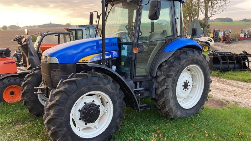 New Holland TD90D - Trator: foto 1 New Holland TD90D - Trator: foto 1