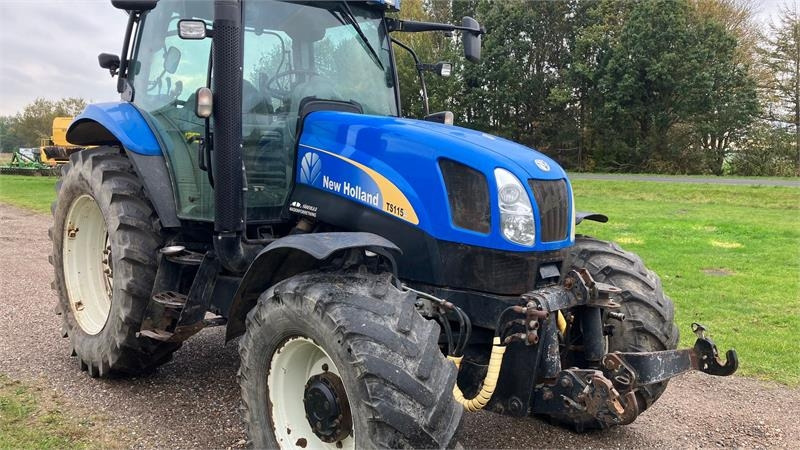 New Holland TS 115 A - Trator: foto 2 New Holland TS 115 A - Trator: foto 2