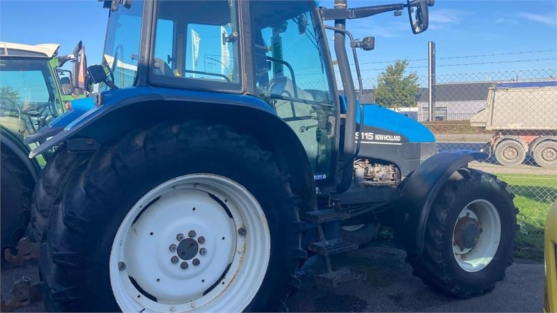New Holland TS115  - Trator: foto 2 New Holland TS115  - Trator: foto 2