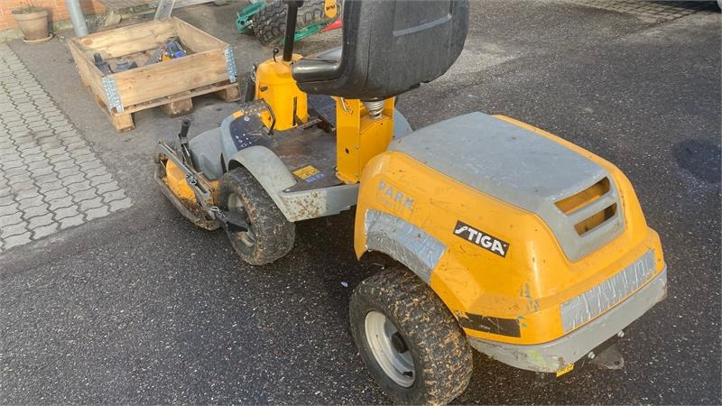 Stiga PARK COMPACT 14 HST 95 Combi - Cortador de grama: foto 4 Stiga PARK COMPACT 14 HST 95 Combi - Cortador de grama: foto 4