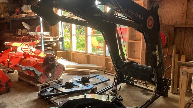 Stoll FZ 60,1 3 ventil og dæmpning Med beslag for NH T7. - Carregador frontal para o trator: foto 2 Stoll FZ 60,1 3 ventil og dæmpning Med beslag for NH T7. - Carregador frontal para o trator: foto 2
