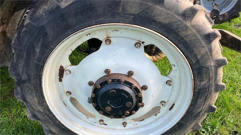 Taurus 270/95R32 - 300/95R46 - Pneu por Máquina agrícola: foto 5 Taurus 270/95R32 - 300/95R46 - Pneu por Máquina agrícola: foto 5