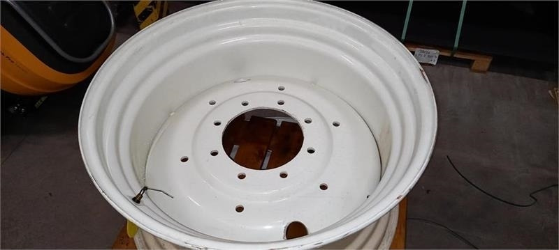 Titan Svejste fælge............ 15x30 - Pneu por Máquina agrícola: foto 1 Titan Svejste fælge............ 15x30 - Pneu por Máquina agrícola: foto 1