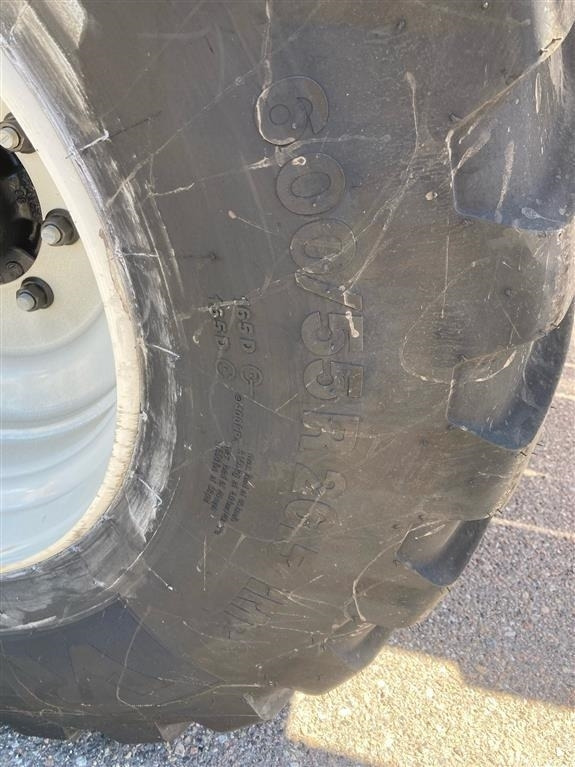 Vredestein 600/55 R26.5 - Pneu por Máquina agrícola: foto 2 Vredestein 600/55 R26.5 - Pneu por Máquina agrícola: foto 2