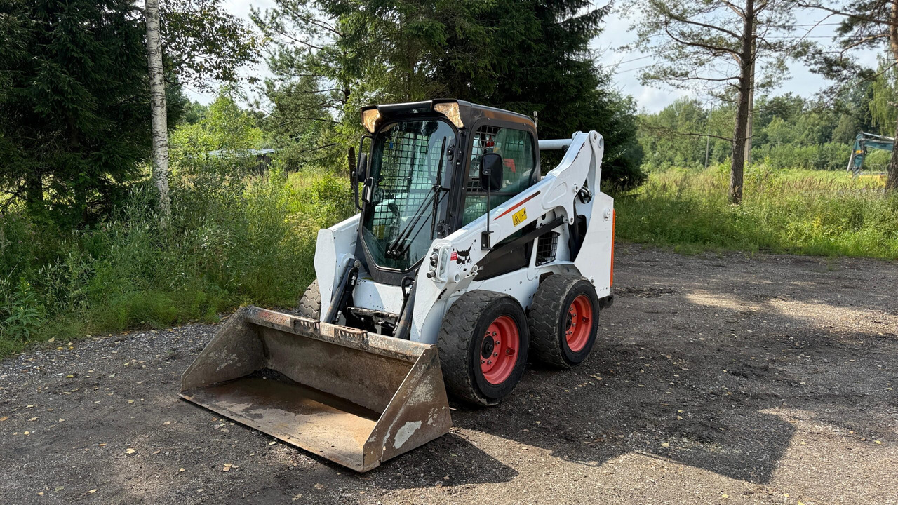 BOBCAT S530 - Mini pá carregadora: foto 1 BOBCAT S530 - Mini pá carregadora: foto 1