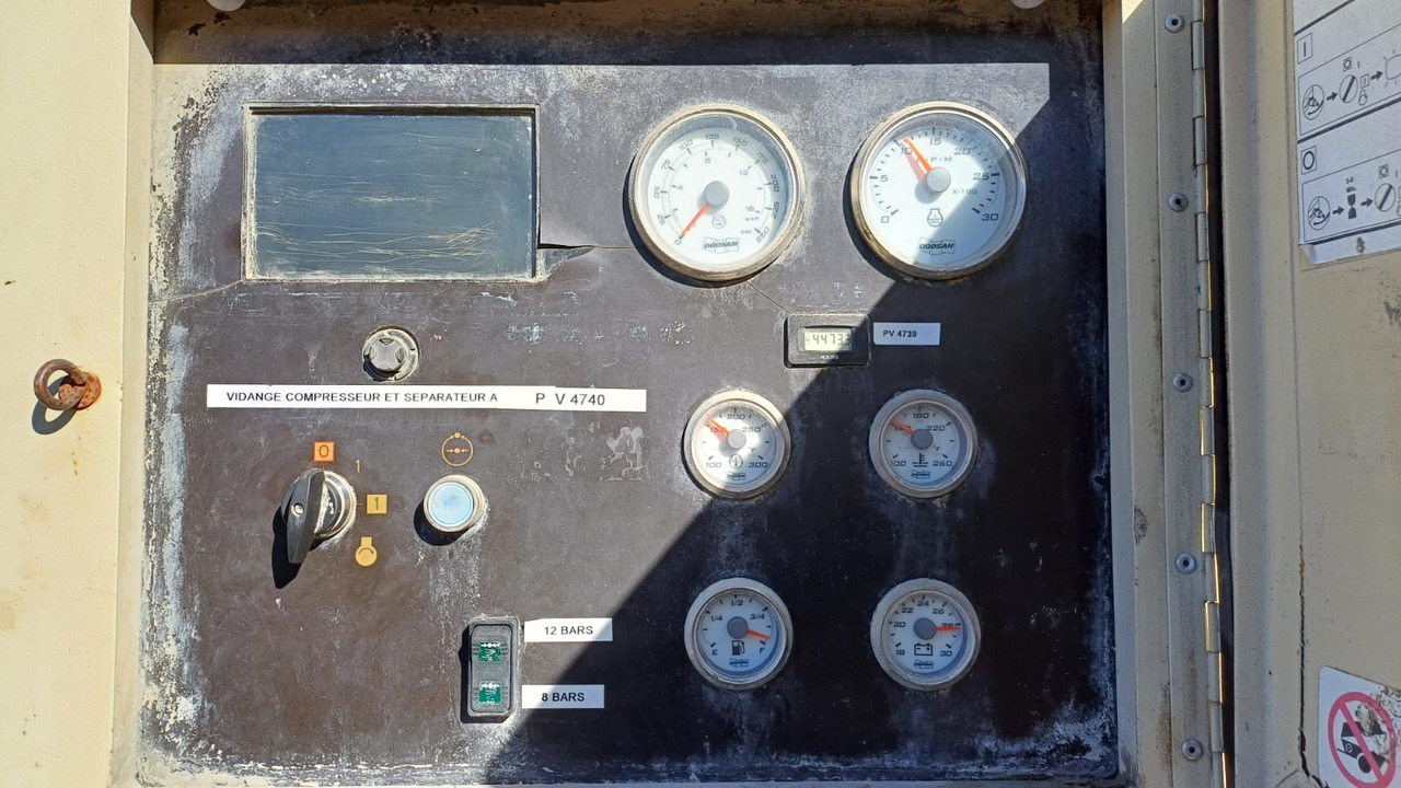 DOOSAN 12250 - Compressor de ar: foto 5 DOOSAN 12250 - Compressor de ar: foto 5