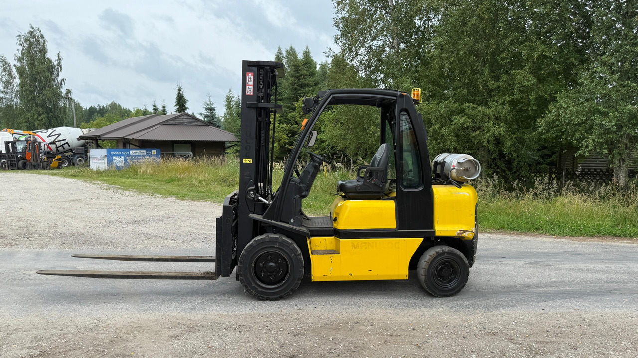 Nissan DX30 - Empilhadeira a diesel: foto 2 Nissan DX30 - Empilhadeira a diesel: foto 2