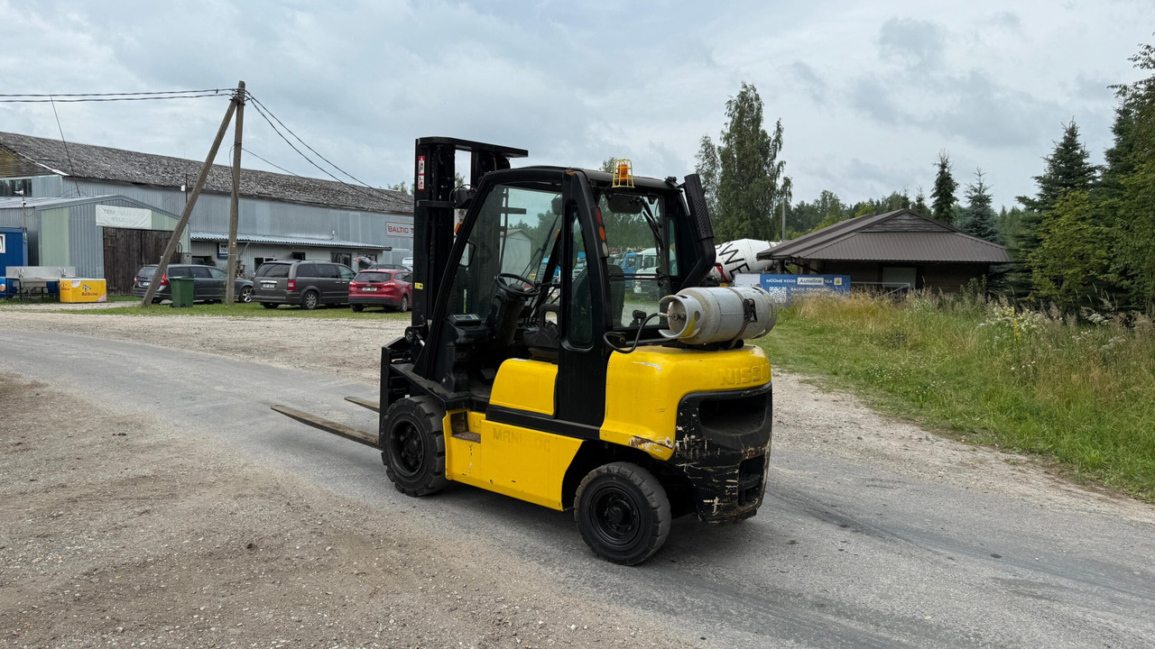 Nissan DX30 - Empilhadeira a diesel: foto 3 Nissan DX30 - Empilhadeira a diesel: foto 3