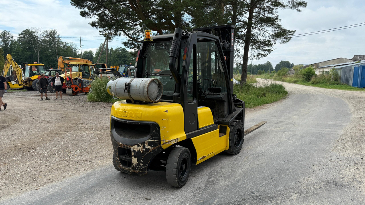 Nissan DX30 - Empilhadeira a diesel: foto 5 Nissan DX30 - Empilhadeira a diesel: foto 5