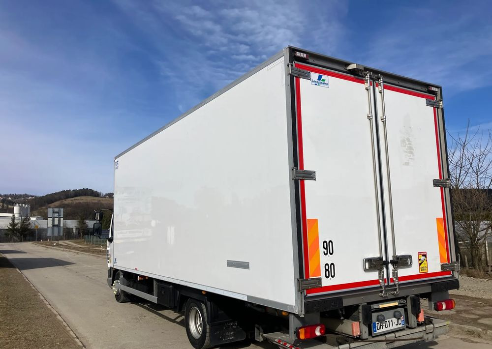 DAF Daf LF 12.210 chłodnia multi temperatura 16 palet - Camião frigorífico: foto 4 DAF Daf LF 12.210 chłodnia multi temperatura 16 palet - Camião frigorífico: foto 4