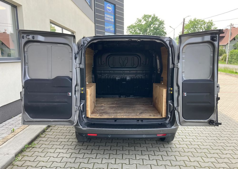 Fiat FIAT DOBLO 3 OSOBOWY krótki parnter berlingo - Furgão: foto 5 Fiat FIAT DOBLO 3 OSOBOWY krótki parnter berlingo - Furgão: foto 5