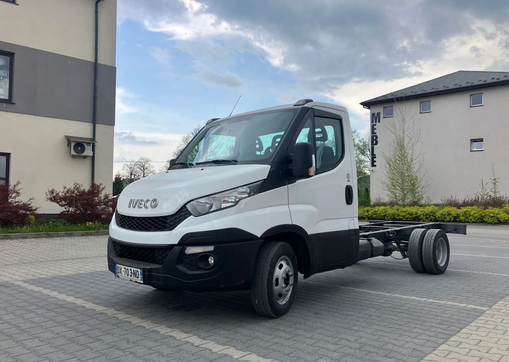 Iveco DAILY 35C13 ramo do zabudowy kiper wywrotka - Camião chassi: foto 1 Iveco DAILY 35C13 ramo do zabudowy kiper wywrotka - Camião chassi: foto 1