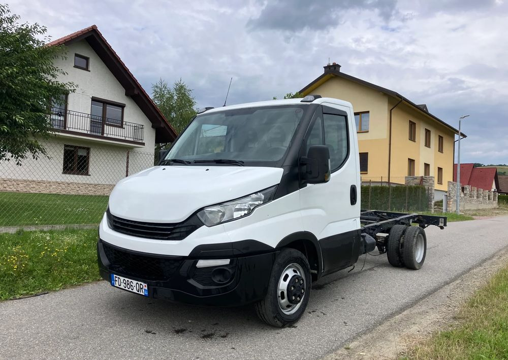 Iveco DAILY 35C14 ramo do zabudowy kiper wywrotka - Camião chassi: foto 1 Iveco DAILY 35C14 ramo do zabudowy kiper wywrotka - Camião chassi: foto 1