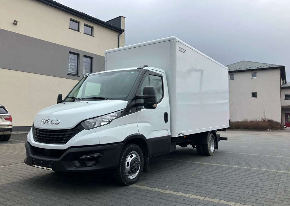 Iveco DAILY 35C16 kontener kurierka winda STAN PERFEKCYJNY - Carrinha de contentor: foto 1 Iveco DAILY 35C16 kontener kurierka winda STAN PERFEKCYJNY - Carrinha de contentor: foto 1