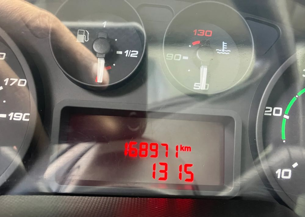 Carrinha frigorífica Iveco Daily 35C15 chłodnia 6 palet winda: foto 6