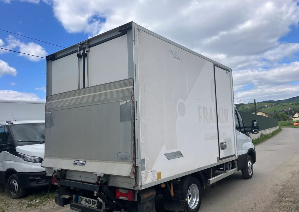 Iveco Daily 35C15 chłodnia 6 palet winda - Carrinha frigorífica: foto 3 Iveco Daily 35C15 chłodnia 6 palet winda - Carrinha frigorífica: foto 3