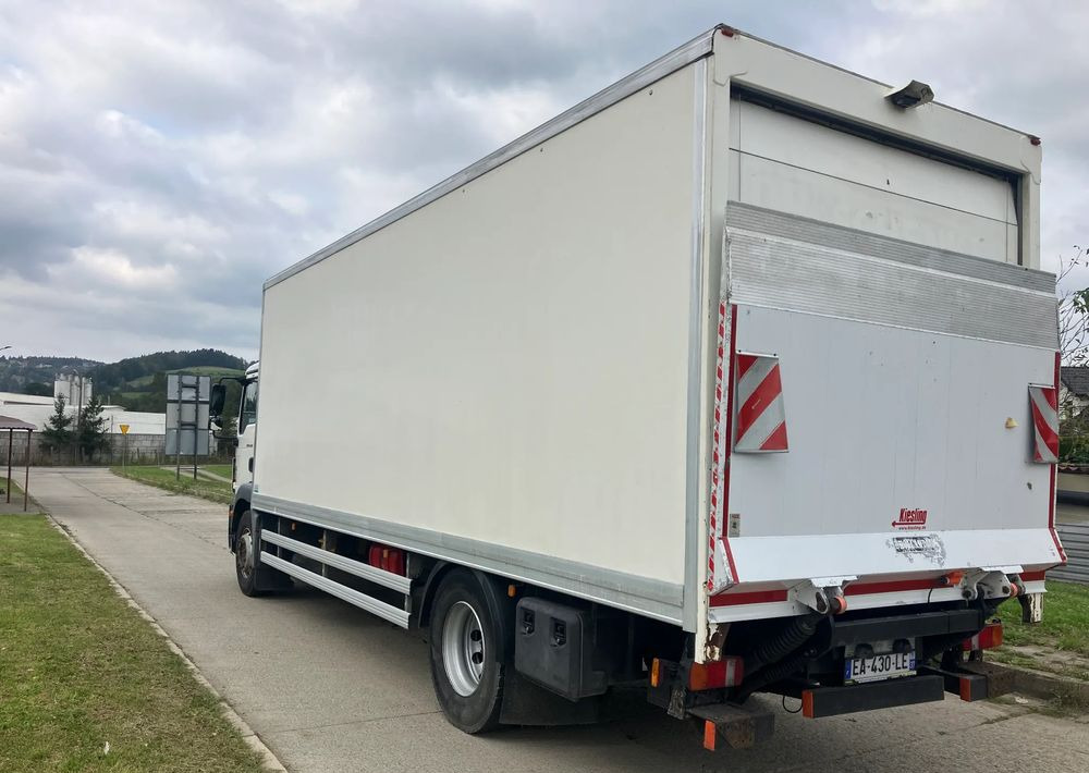 MAN MAN 18.290 kurierka kontener - Camião furgão: foto 4 MAN MAN 18.290 kurierka kontener - Camião furgão: foto 4