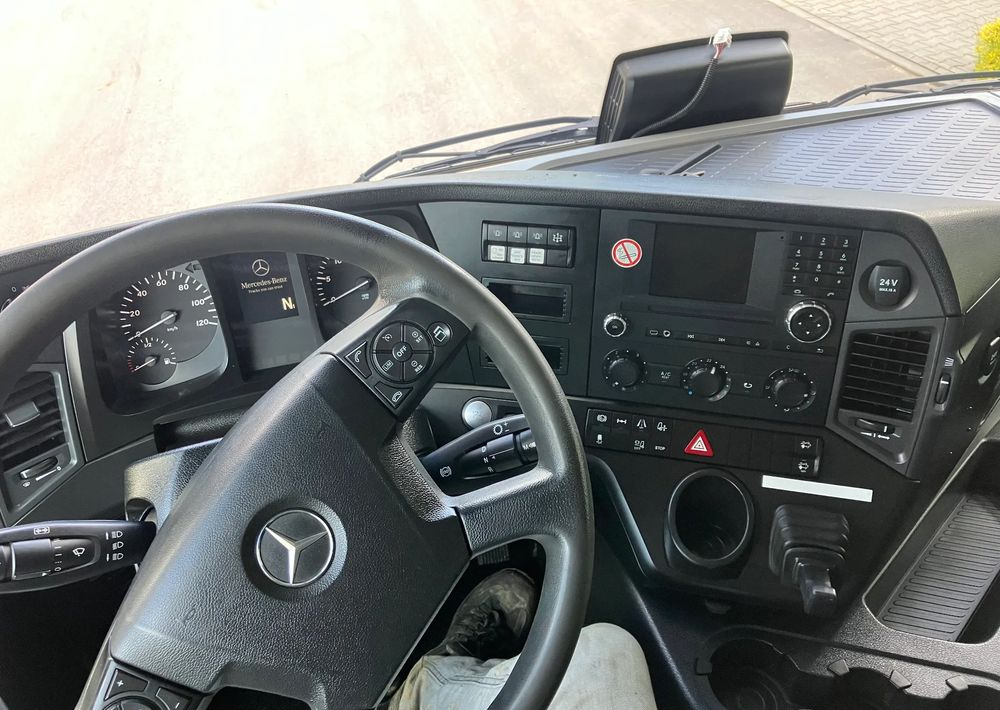 Mercedes-Benz ANTOS 1830 solidny kiper wywrotka blokada mostu - Camião basculante: foto 3 Mercedes-Benz ANTOS 1830 solidny kiper wywrotka blokada mostu - Camião basculante: foto 3