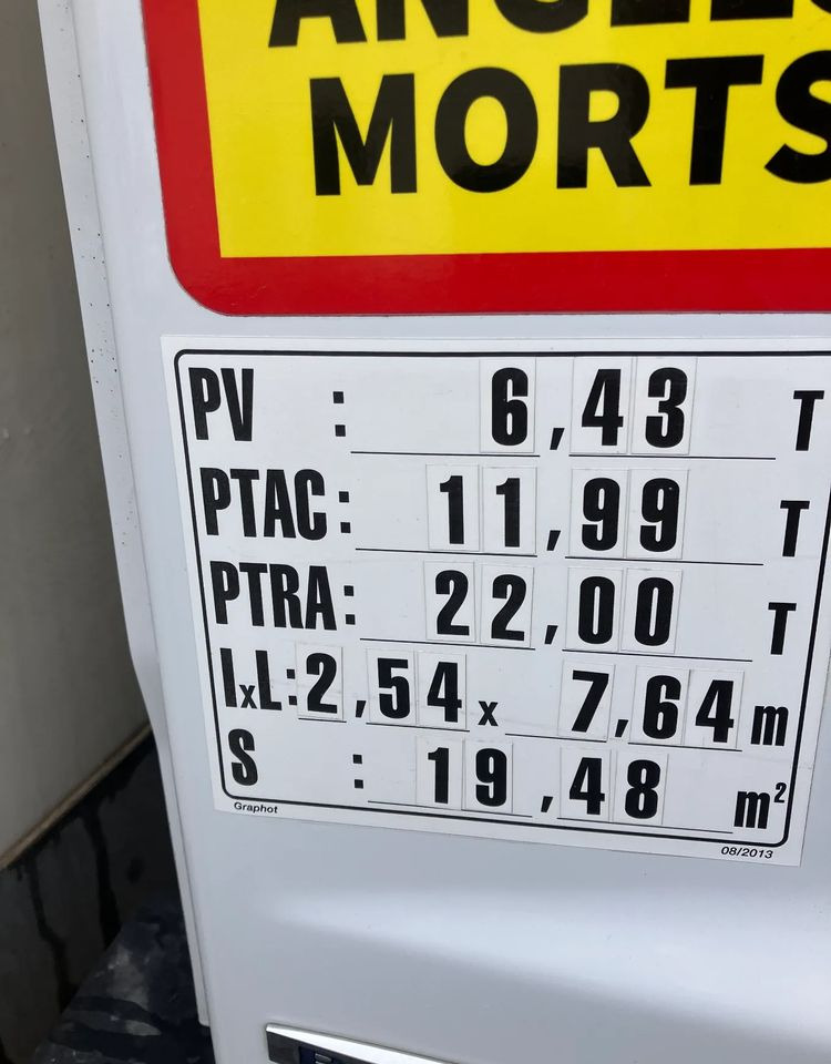 Mercedes-Benz ATEGO 1218 KURIERKA KONTENER 15 PALET - Camião furgão: foto 3 Mercedes-Benz ATEGO 1218 KURIERKA KONTENER 15 PALET - Camião furgão: foto 3