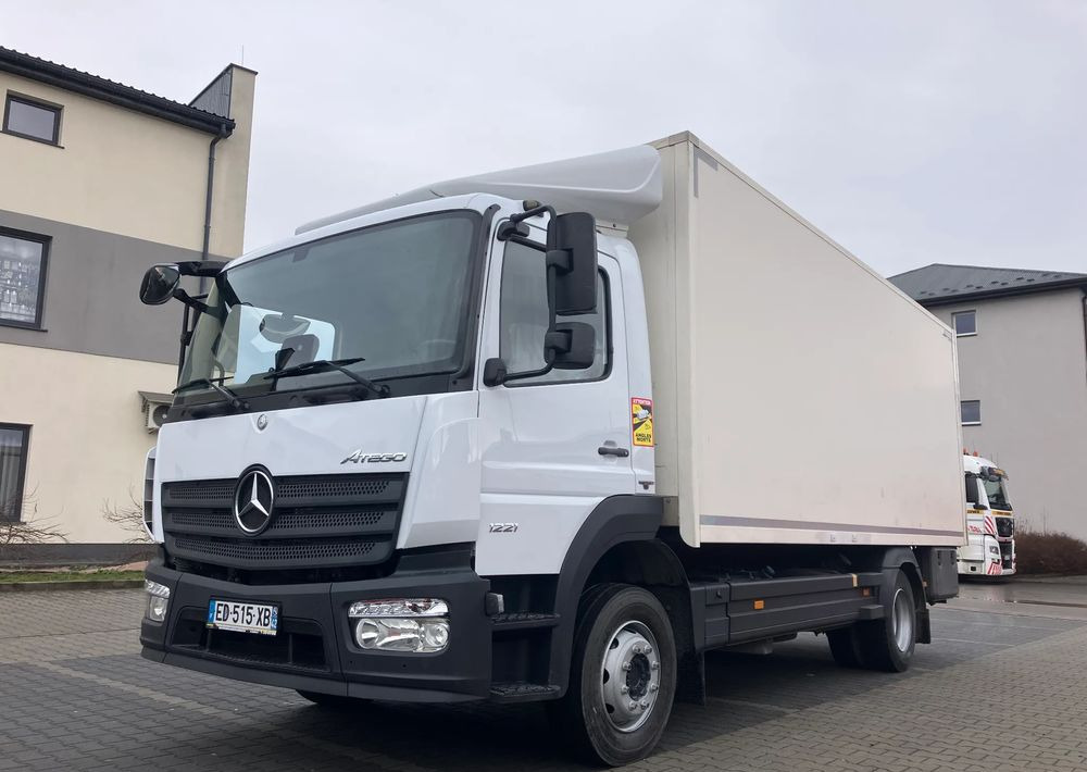 Mercedes-Benz ATEGO 1218 KURIERKA KONTENER 15 PALET - Camião furgão: foto 1 Mercedes-Benz ATEGO 1218 KURIERKA KONTENER 15 PALET - Camião furgão: foto 1