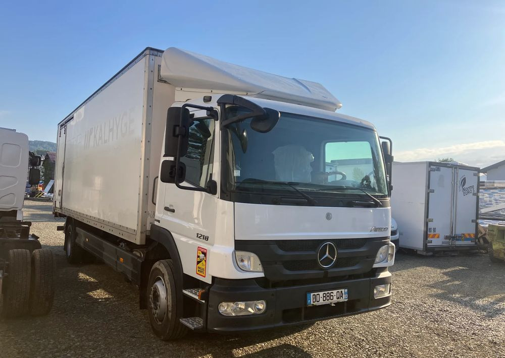 Mercedes-Benz Atego 1218 kurierka kontener - Camião furgão: foto 1 Mercedes-Benz Atego 1218 kurierka kontener - Camião furgão: foto 1