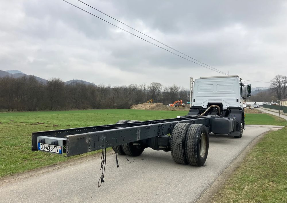 Mercedes-Benz Mercedes Axor 1829 Rama do zabudowy kiper beczka hakowiec laweta - Camião chassi: foto 4 Mercedes-Benz Mercedes Axor 1829 Rama do zabudowy kiper beczka hakowiec laweta - Camião chassi: foto 4