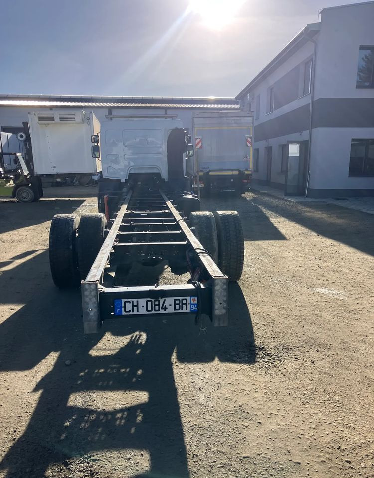 Renault RENAULT Premium 280 ramo do zabudowy - Camião chassi: foto 4 Renault RENAULT Premium 280 ramo do zabudowy - Camião chassi: foto 4