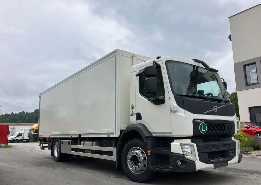 Volvo VOLVO FE 320 izoterma kontener - Camião frigorífico: foto 2 Volvo VOLVO FE 320 izoterma kontener - Camião frigorífico: foto 2