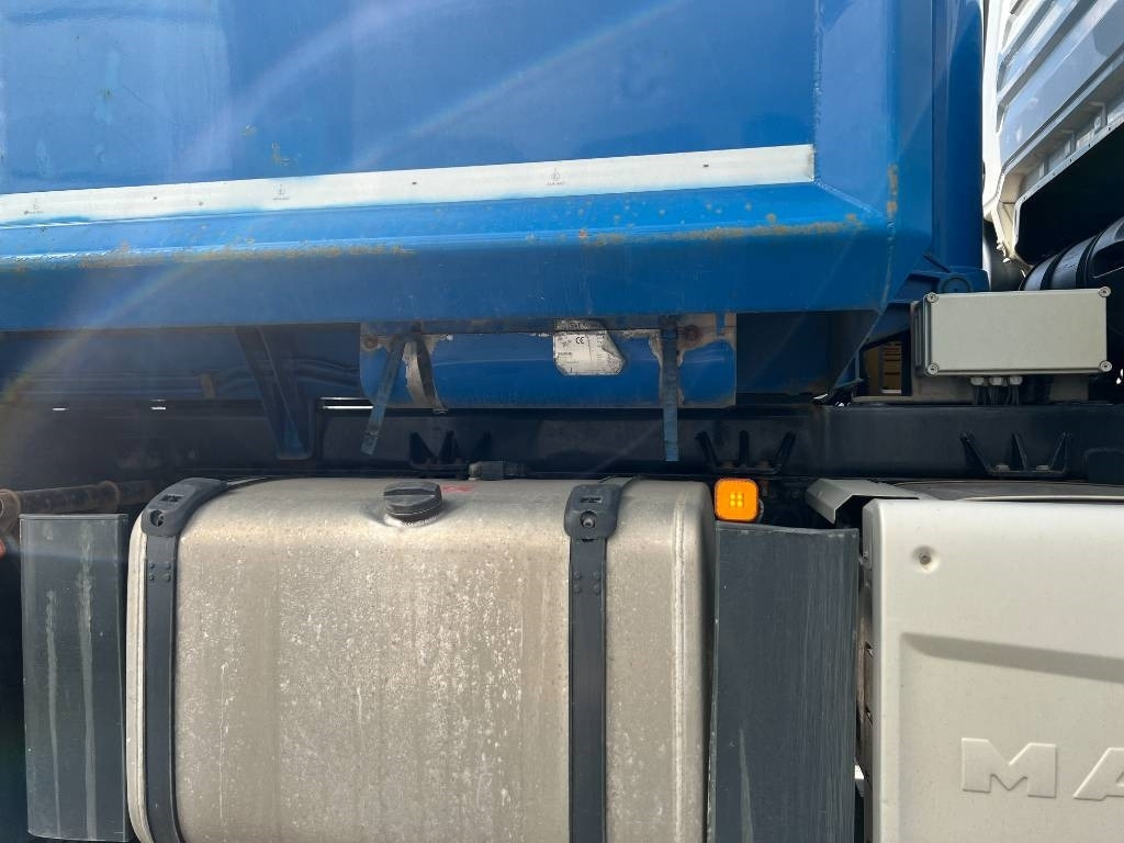 MAN TGX 35.480 8X4-4 BL - Camião basculante: foto 3 MAN TGX 35.480 8X4-4 BL - Camião basculante: foto 3