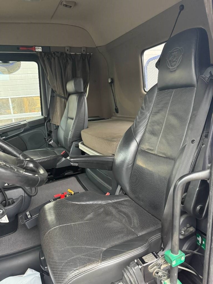 Camião basculante Scania R520LB8X4*4HNB: foto 11