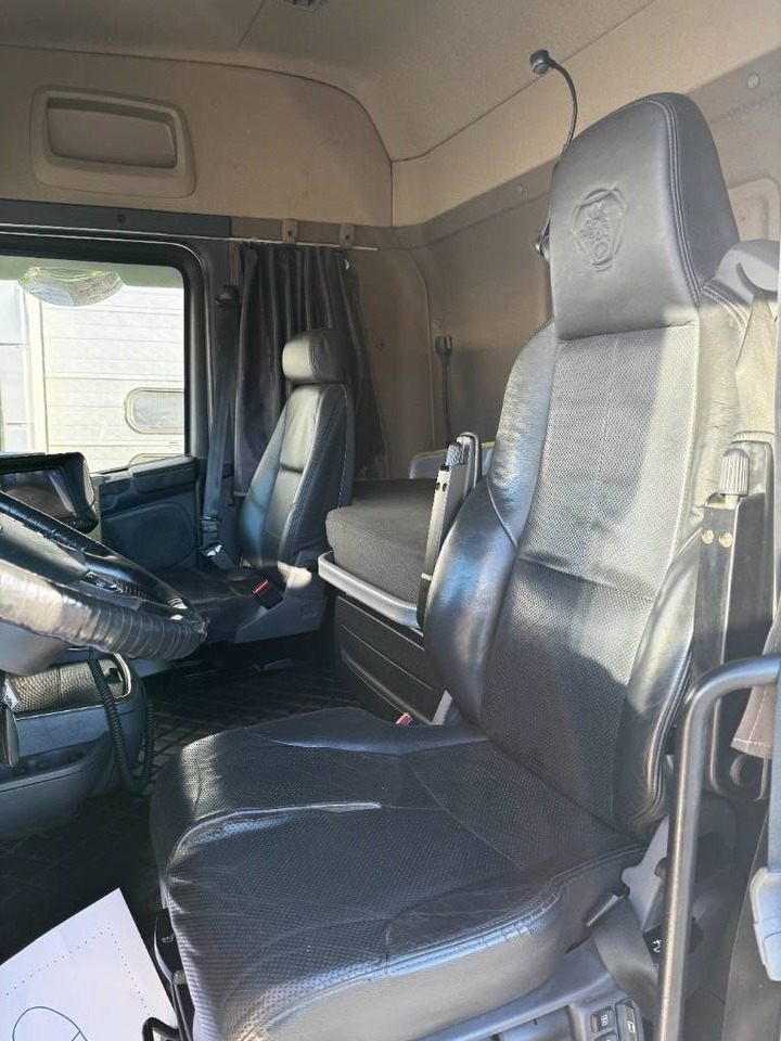 Scania R520LB8x4*4 - Camião basculante: foto 2 Scania R520LB8x4*4 - Camião basculante: foto 2