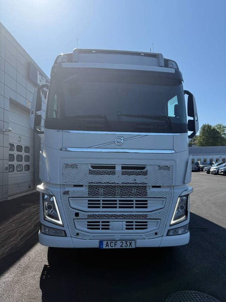 Volvo FH 540 6x2 - Camião furgão: foto 2 Volvo FH 540 6x2 - Camião furgão: foto 2