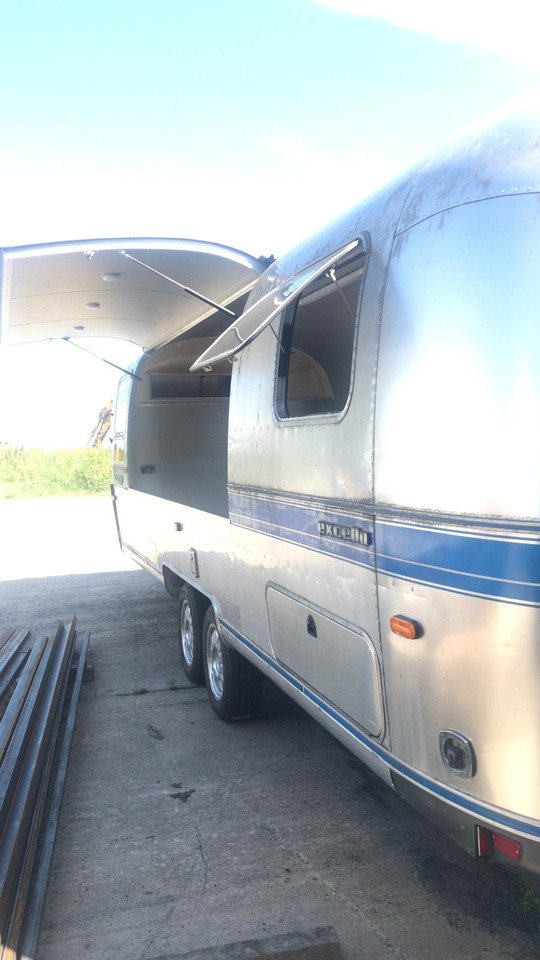 1992 Airstream Classic 1992 Airstream Classic – Fully Rebuilt Vintage Travel Trailer - Roulote bar: foto 5 1992 Airstream Classic 1992 Airstream Classic – Fully Rebuilt Vintage Travel Trailer - Roulote bar: foto 5