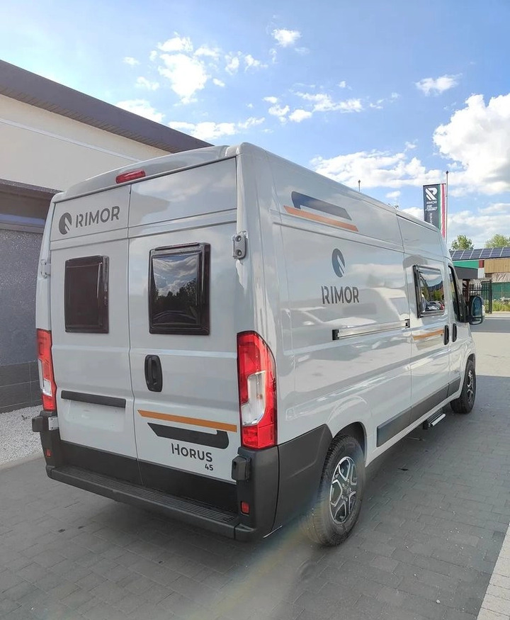 Fiat Ducato Rimor Horus 45 NEW AUTOMAT Grau Truma Diesel Lampen FULL LED 4-Sitzer - Campervan: foto 5 Fiat Ducato Rimor Horus 45 NEW AUTOMAT Grau Truma Diesel Lampen FULL LED 4-Sitzer - Campervan: foto 5