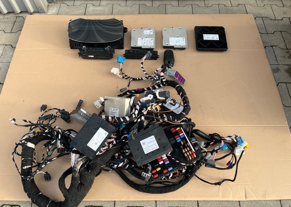 Elektronika kabiny MAN TG3 TGX TGS nowy model sterowniki licznik wiązka - Cabine e interior por Camião: foto 1 Elektronika kabiny MAN TG3 TGX TGS nowy model sterowniki licznik wiązka - Cabine e interior por Camião: foto 1