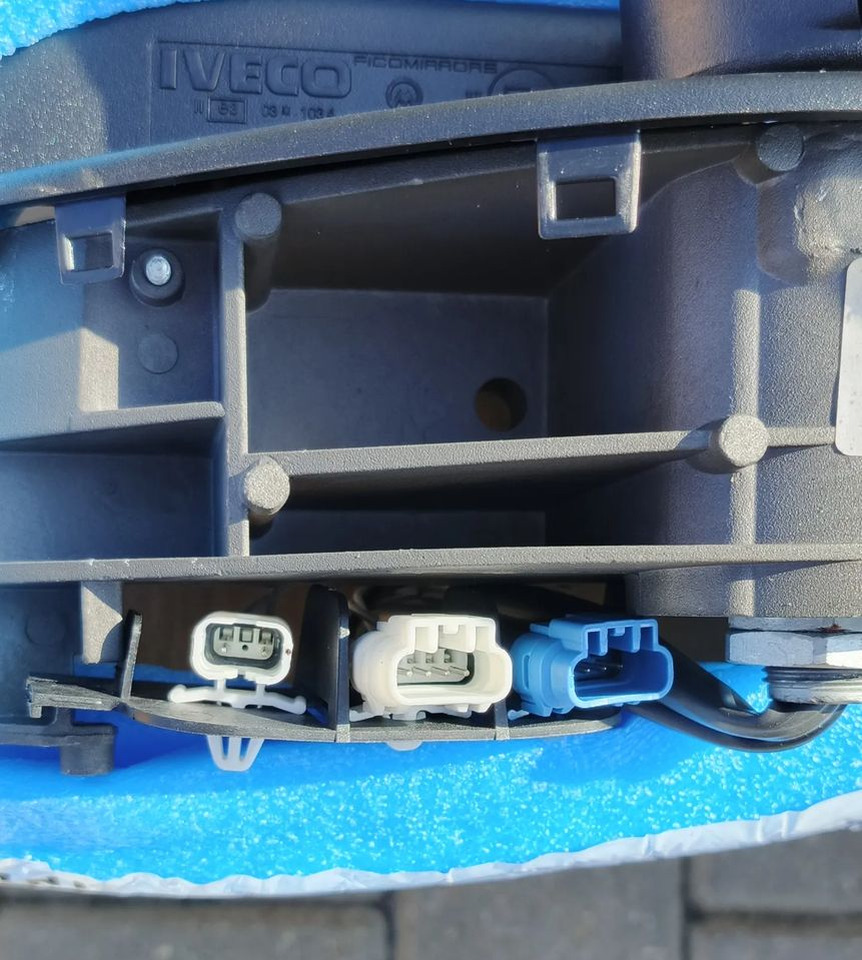 IVECO STRALIS LUSTERKO LEWE NOWE 5801765195 - Espelho retrovisor por Camião: foto 2 IVECO STRALIS LUSTERKO LEWE NOWE 5801765195 - Espelho retrovisor por Camião: foto 2