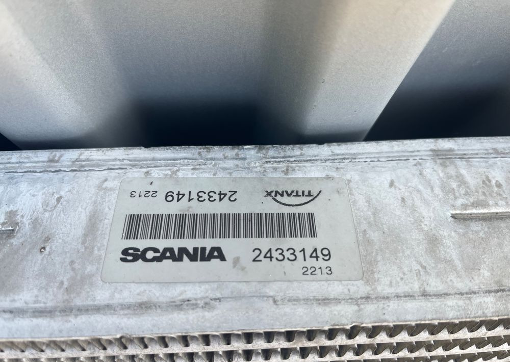 Intercooler Scania R NGR chłodnica powietrza 2433149 - Sistema de arrefecimento por Camião: foto 3 Intercooler Scania R NGR chłodnica powietrza 2433149 - Sistema de arrefecimento por Camião: foto 3