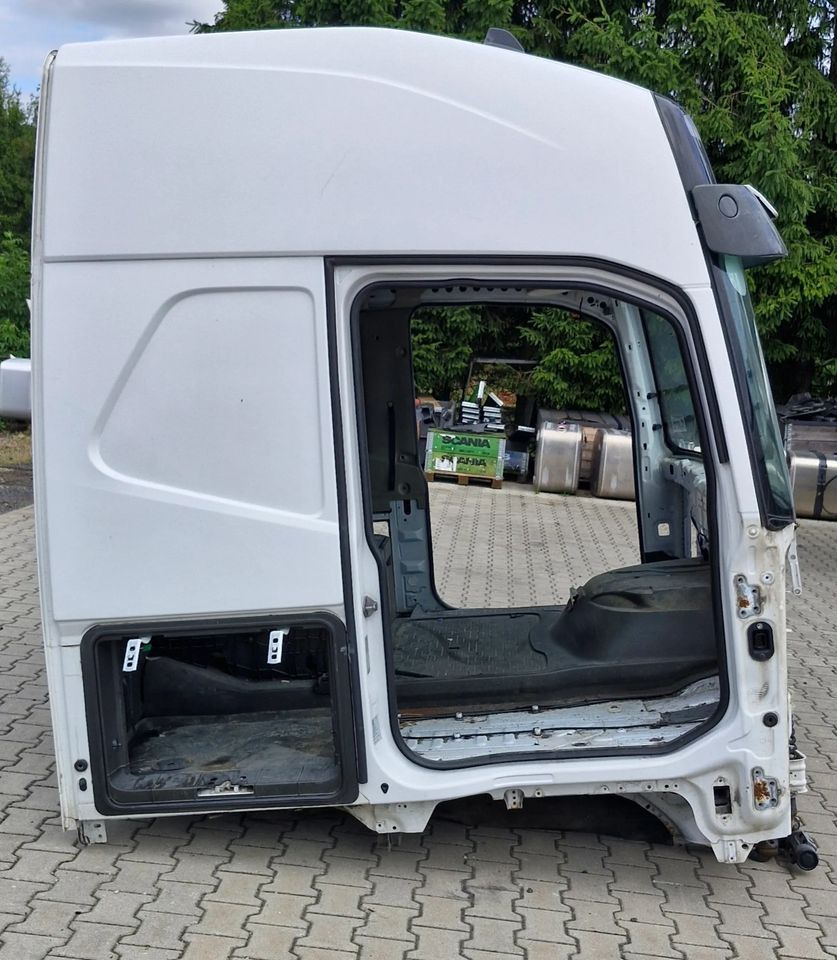 KABINA VOLVO FH4 - Carroceria e exterior: foto 3 KABINA VOLVO FH4 - Carroceria e exterior: foto 3