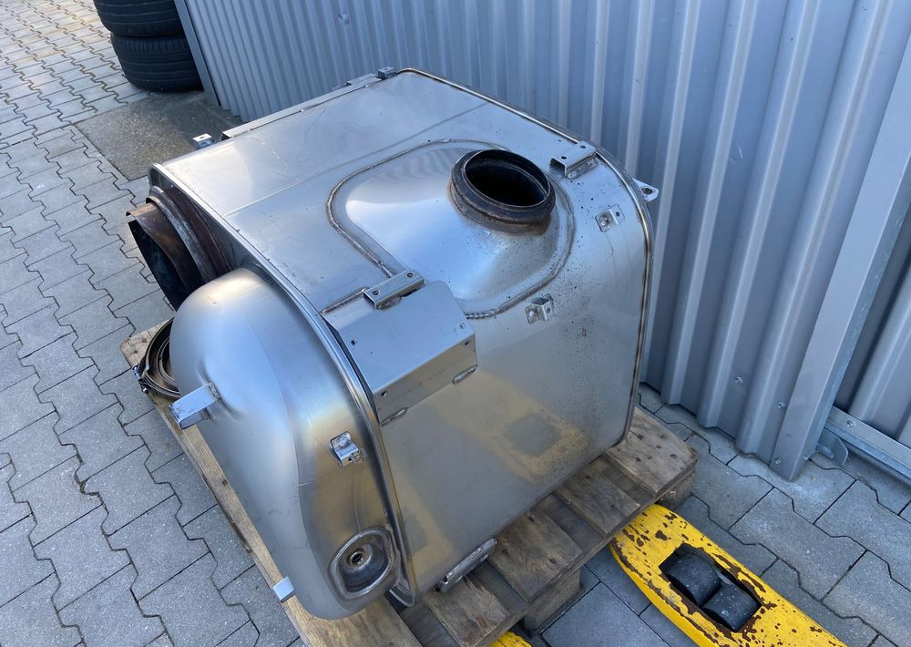 Katalizator MAN TGX TGS lift wydech tłumik - Conversor catalítico por Camião: foto 2 Katalizator MAN TGX TGS lift wydech tłumik - Conversor catalítico por Camião: foto 2