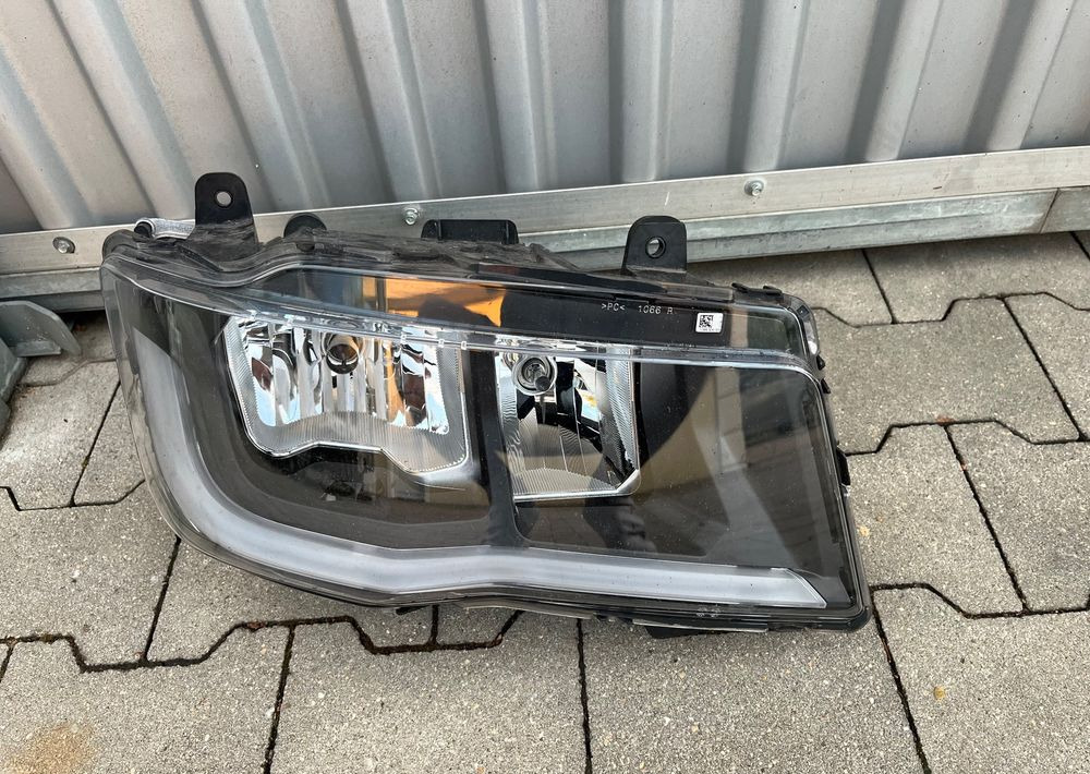 Lampa MAN TG3 TGX TGS H7+LED nowy model reflektor RH - Iluminação por Camião: foto 1 Lampa MAN TG3 TGX TGS H7+LED nowy model reflektor RH - Iluminação por Camião: foto 1